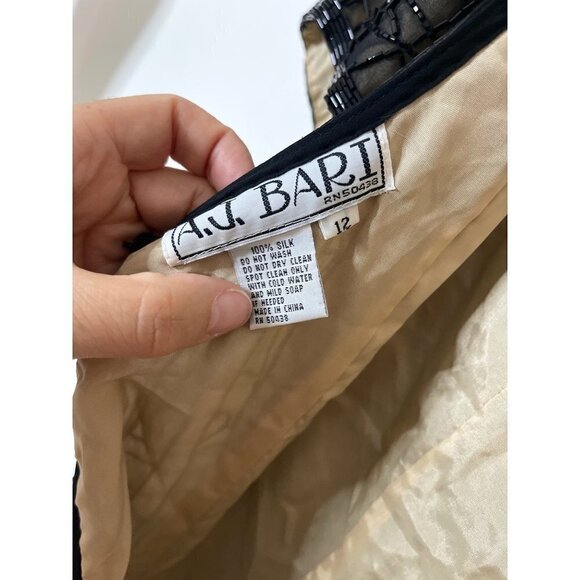 A.J. Bari Womens Dress Black Size 12 Vintage Beaded Shift Pure Silk Cocktail - Picture 4 of 16